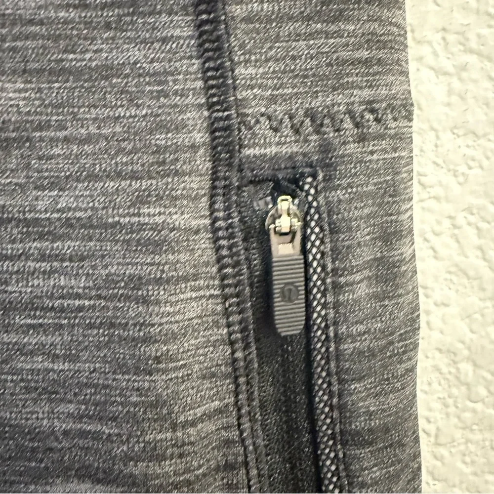 Lululemon- Inspire Tight II Mesh Black Space Dye- Size 4